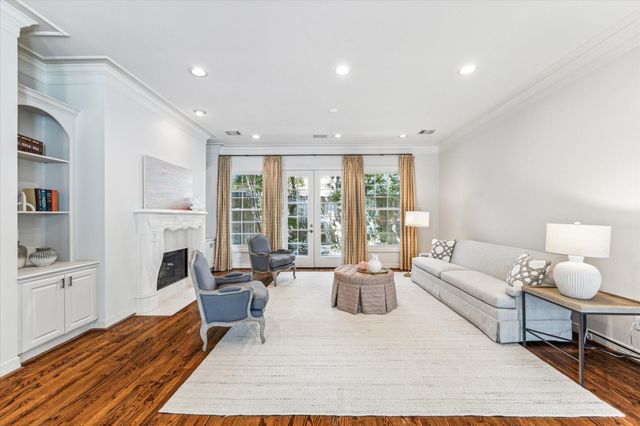 1 Exbury Way, Houston, TX 77056