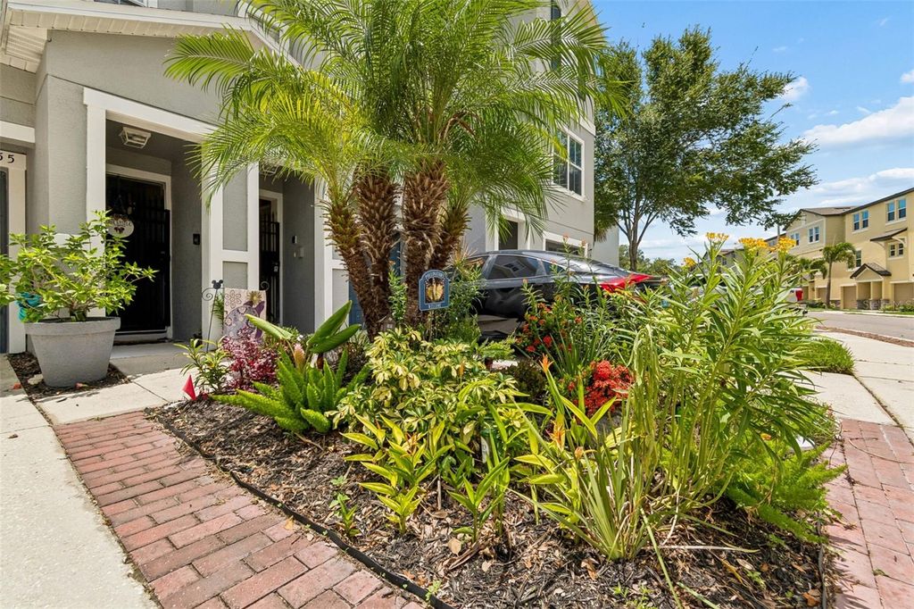 Image 3 of property listing at 4755 TUSCAN LOON DRIVE, Tampa, FL 33619
