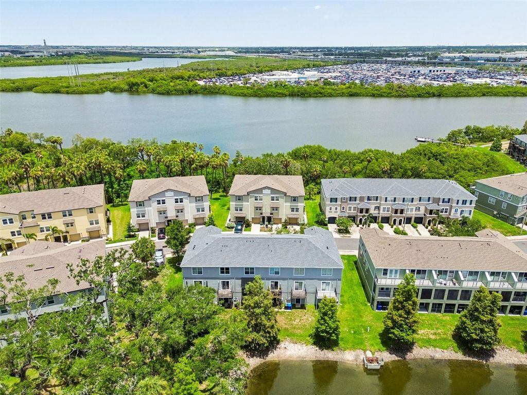 Image 25 of property listing at 4755 TUSCAN LOON DRIVE, Tampa, FL 33619