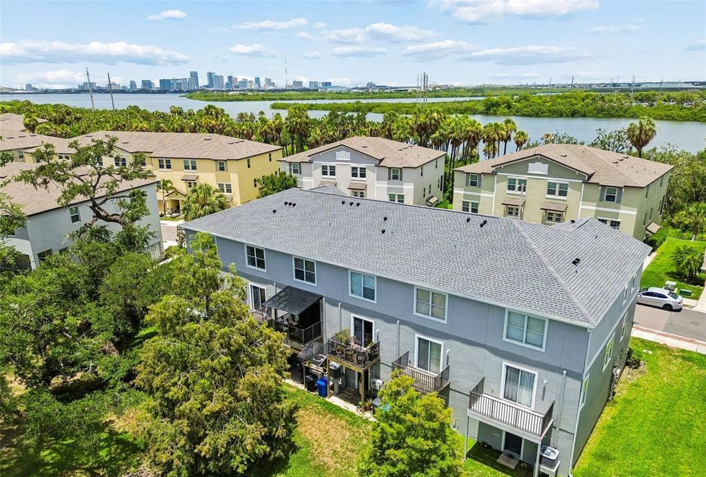 Image 26 of property listing at 4755 TUSCAN LOON DRIVE, Tampa, FL 33619