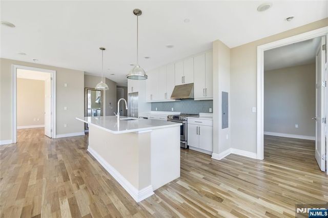 15 Somerset 420, Edgewater, NJ 07020