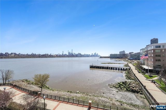 15 Somerset 420, Edgewater, NJ 07020