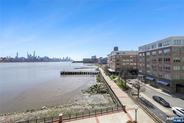 15 Somerset 420, Edgewater, NJ 07020