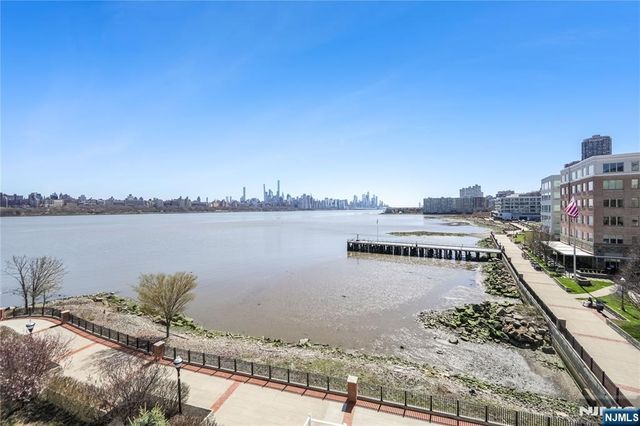 15 Somerset 420, Edgewater, NJ 07020