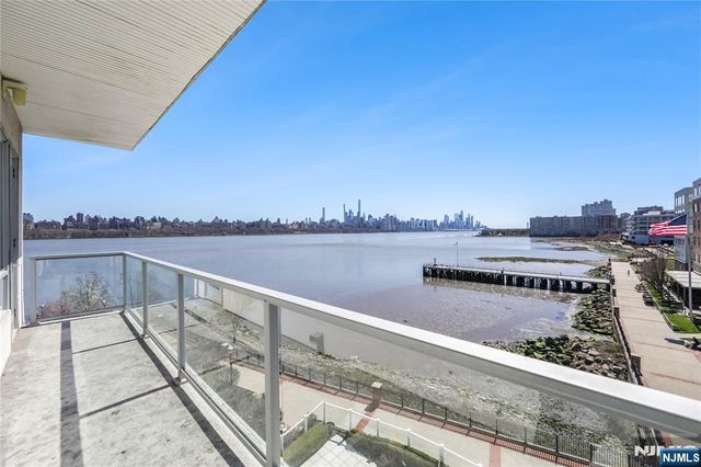 15 Somerset 420, Edgewater, NJ 07020