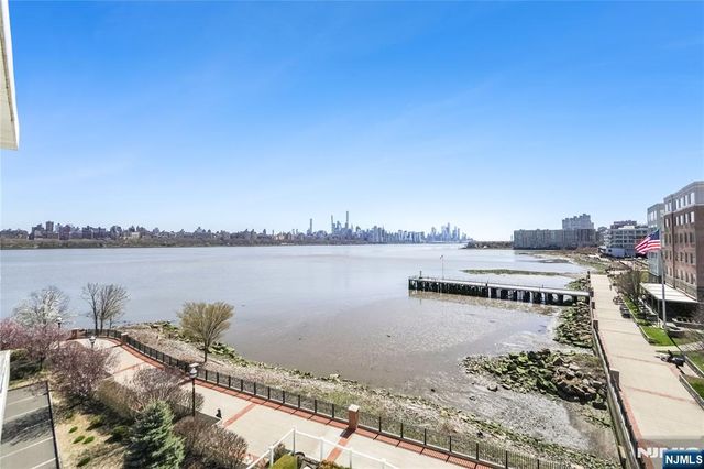 15 Somerset 420, Edgewater, NJ 07020