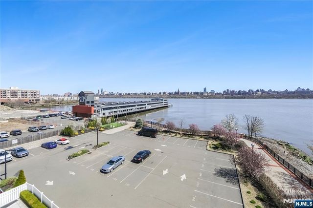 15 Somerset 420, Edgewater, NJ 07020