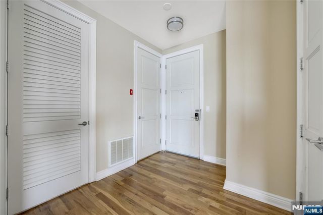 15 Somerset 420, Edgewater, NJ 07020