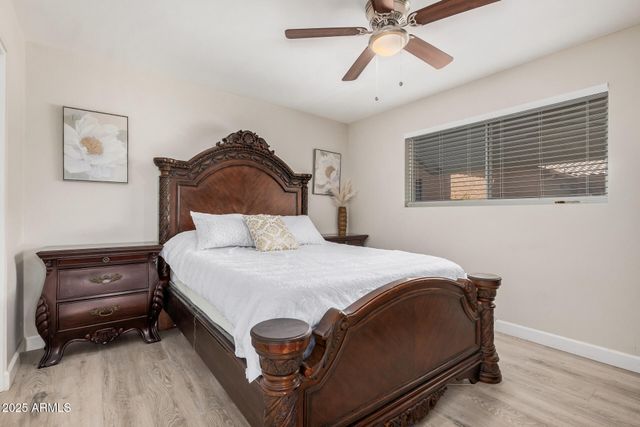 5808 E LAWNDALE Street, Mesa, AZ 85215