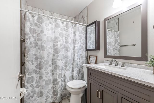 5808 E LAWNDALE Street, Mesa, AZ 85215