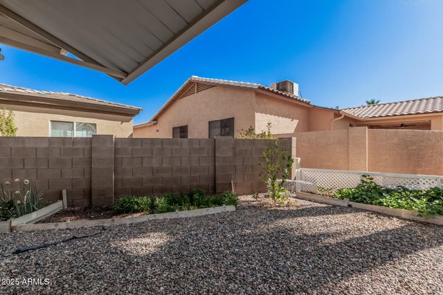 5808 E LAWNDALE Street, Mesa, AZ 85215