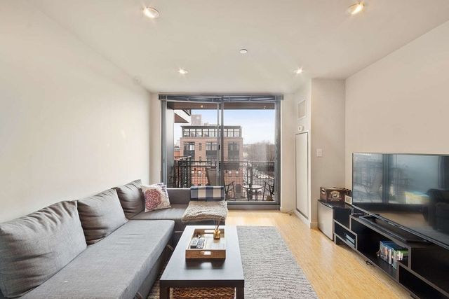 691 Massachusetts Ave 306, Boston, MA 02118