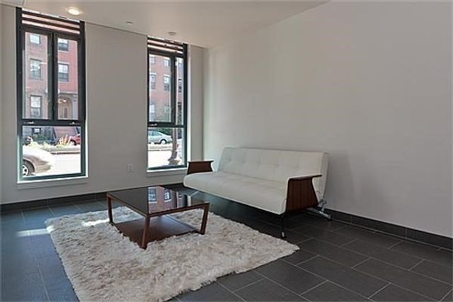 691 Massachusetts Ave 306, Boston, MA 02118