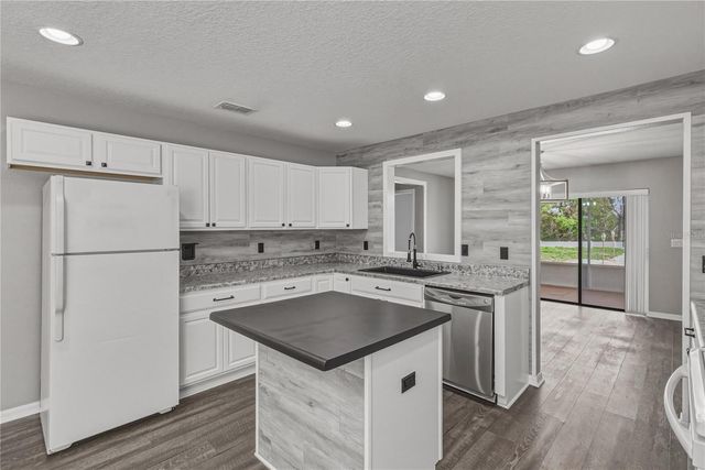 13416 KENT BRADLEY STREET, Dade City, FL 33525