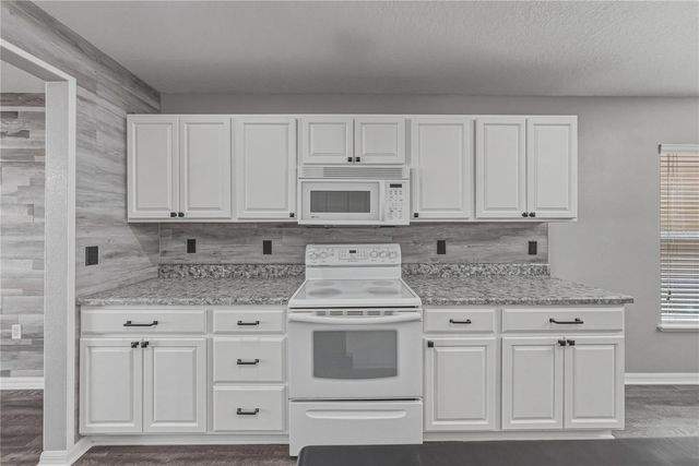 13416 KENT BRADLEY STREET, Dade City, FL 33525