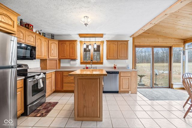 10162 N New Richmond Road, New Richmond, IN 47967