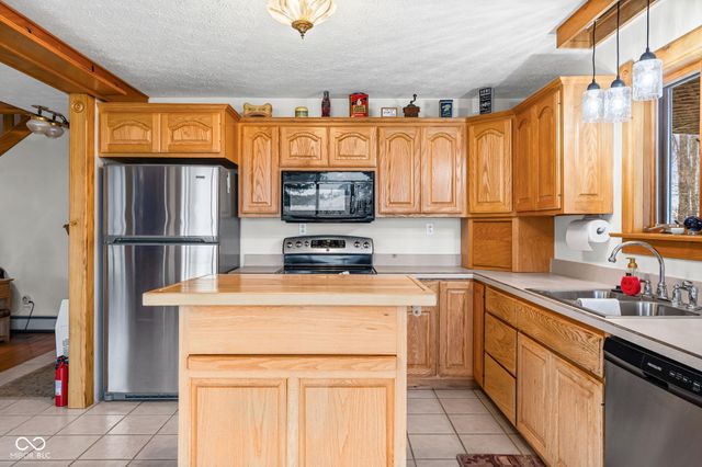 10162 N New Richmond Road, New Richmond, IN 47967