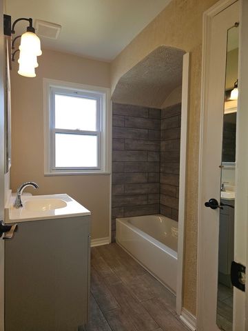10638 S Eberhart Avenue, Chicago, IL 60628