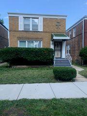 10638 S Eberhart Avenue, Chicago, IL 60628