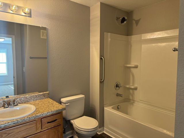 2119 Ringgold Ct Apt 208, Clarksville, TN 37042