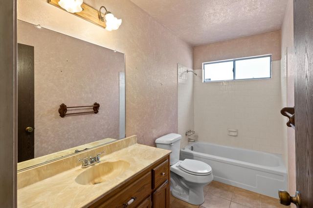 986 Pebble Way, Manteca, CA 95336
