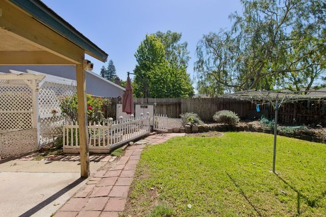 986 Pebble Way, Manteca, CA 95336