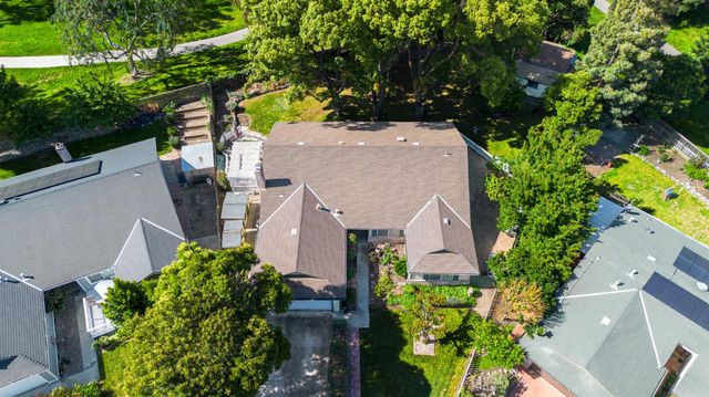 986 Pebble Way, Manteca, CA 95336