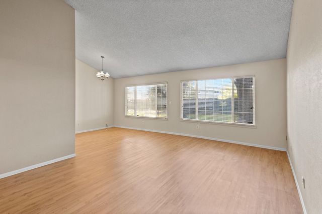 986 Pebble Way, Manteca, CA 95336