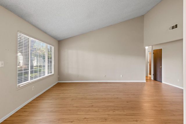 986 Pebble Way, Manteca, CA 95336