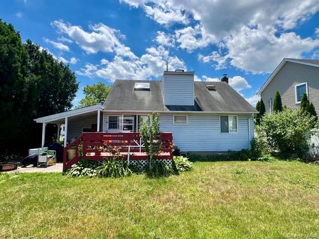 18 Plymouth Road, Massapequa, NY 11758