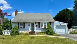18 Plymouth Road, Massapequa, NY 11758