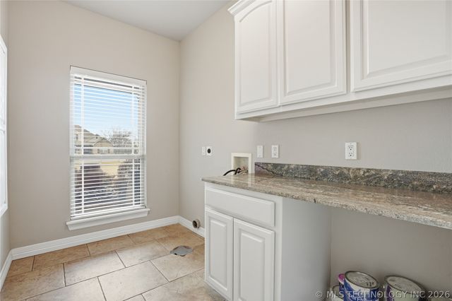 18005 S 71st East Avenue, Bixby, OK 74008