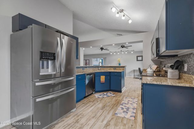 2124 Spring Creek Circle NE, Palm Bay, FL 32905