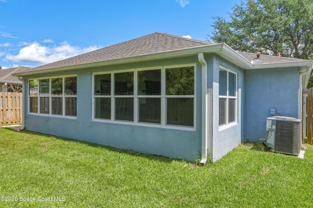 2124 Spring Creek Circle NE, Palm Bay, FL 32905