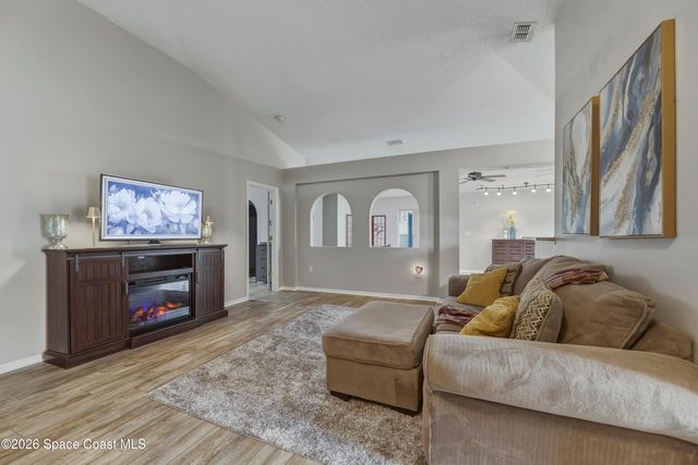 2124 Spring Creek Circle NE, Palm Bay, FL 32905