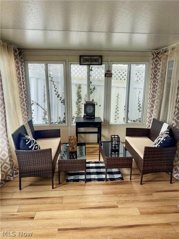 8090 Maple Street SW, Sherrodsville, OH 44675