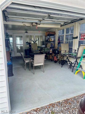 8090 Maple Street SW, Sherrodsville, OH 44675