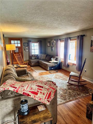 8090 Maple Street SW, Sherrodsville, OH 44675