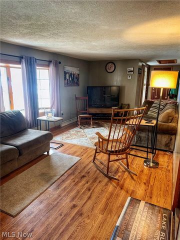 8090 Maple Street SW, Sherrodsville, OH 44675