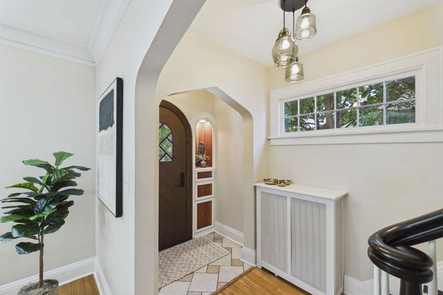 2019 Palace Avenue, Saint Paul, MN 55105