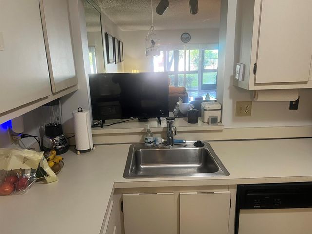 2208 S Cypress Bend Drive 106, Pompano Beach, FL 33069