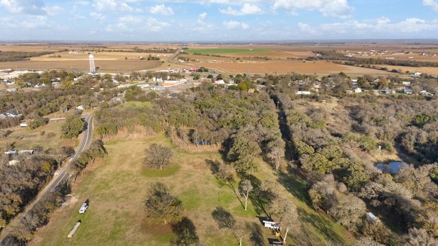 223 W Gaithings, Covington, TX 76636