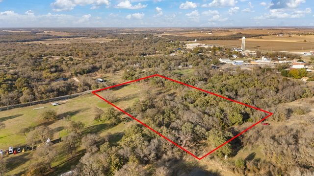 223 W Gaithings, Covington, TX 76636