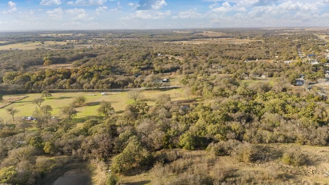 223 W Gaithings, Covington, TX 76636