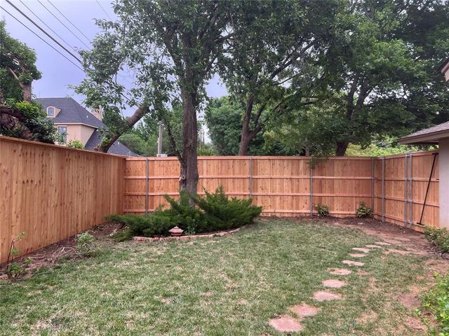 1801 Westminster Place, Nichols Hills, OK 73120
