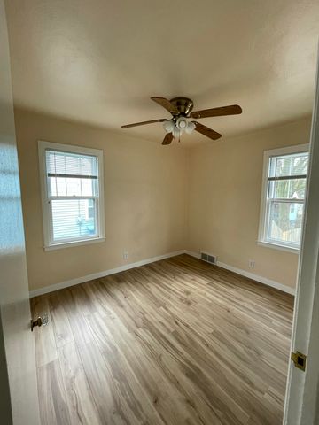 136 Wiltshire Avenue, Battle Creek, MI 49015