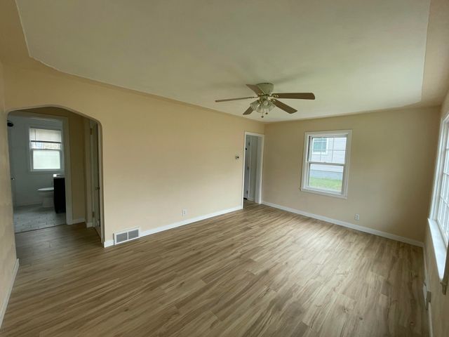 136 Wiltshire Avenue, Battle Creek, MI 49015