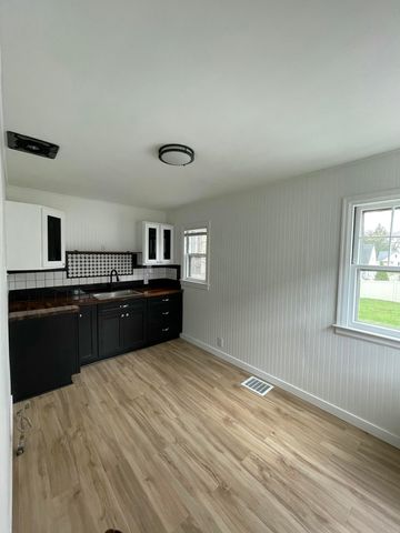 136 Wiltshire Avenue, Battle Creek, MI 49015