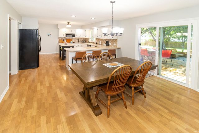 8033 Marywood Drive, Newburgh, IN 47630