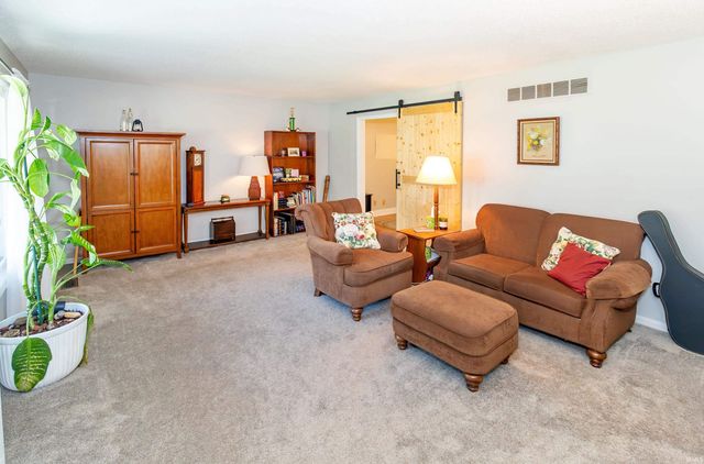 8033 Marywood Drive, Newburgh, IN 47630